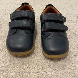 *Excellent condition*: Bobux navy blue leather shoe size EU 22 US 6